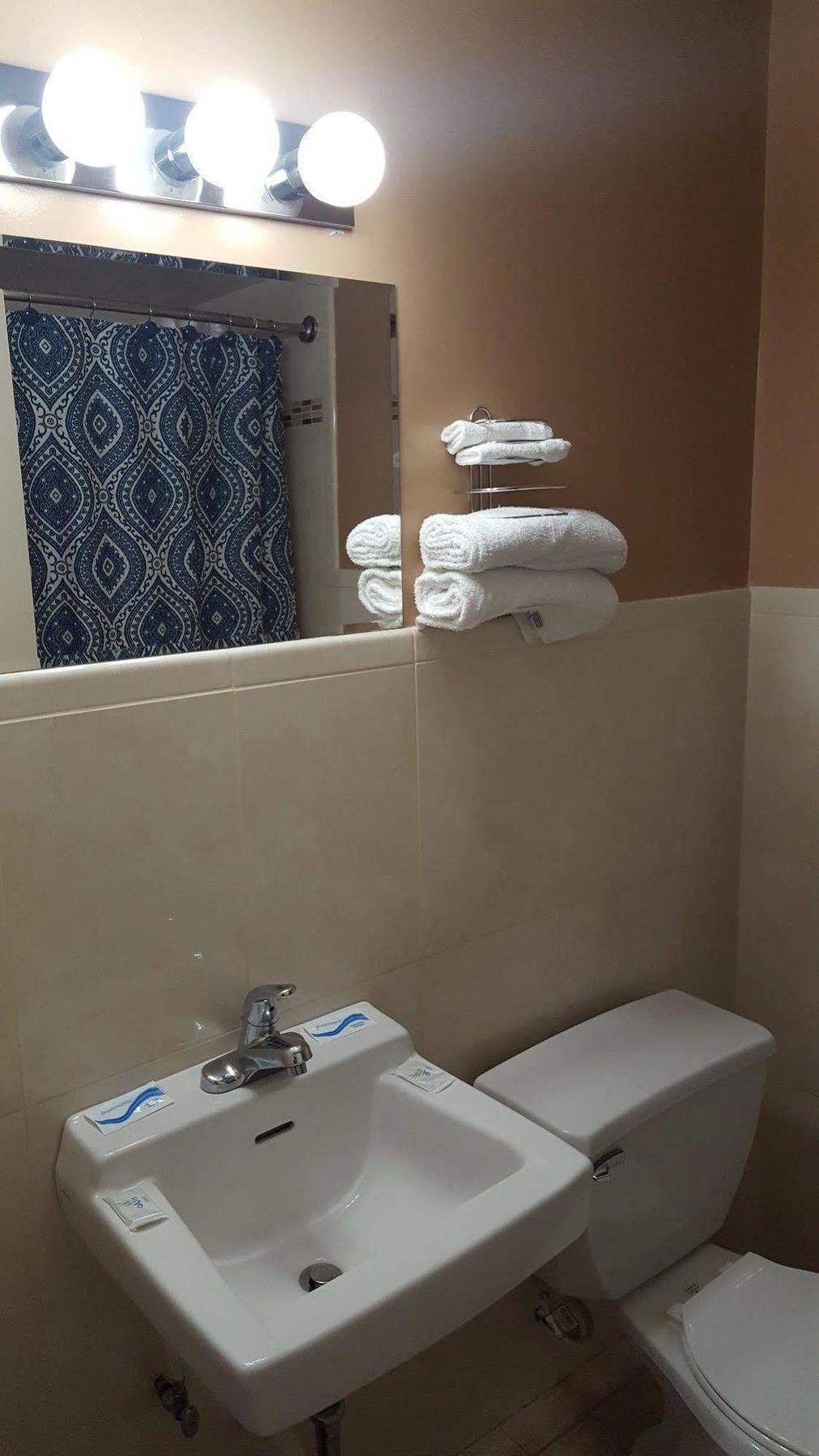 New Relax Inn Bridgeview Kültér fotó